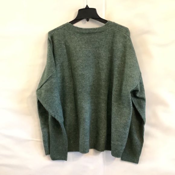 Women’s LEGENDARY Outfitters Green Soft & Cozy Long Sleeve Sweater Size XXL NWT - Picture 2 of 9